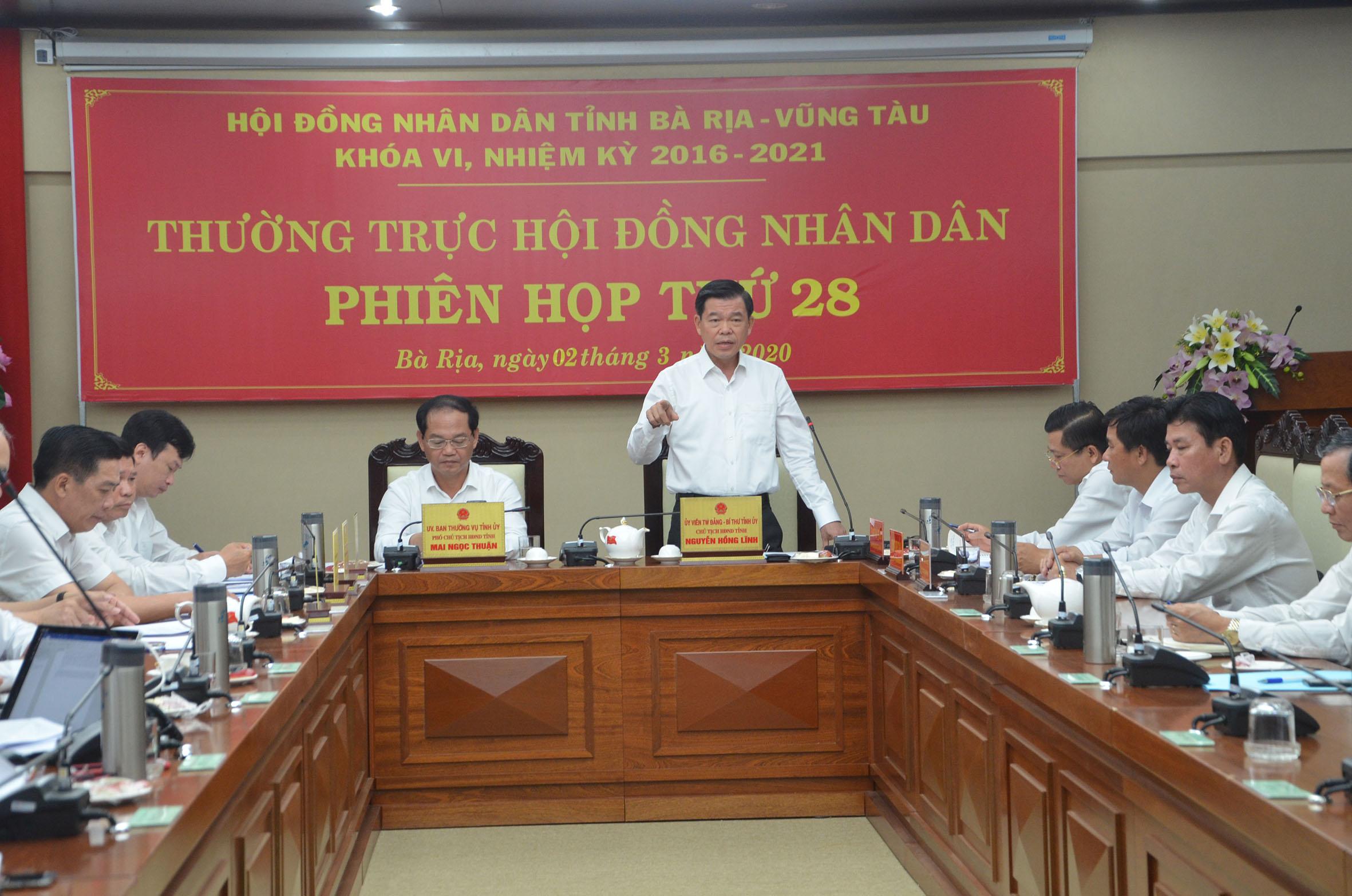 Ông Nguyễn Hồng Lĩnh, Ủy viên Trung ương Đảng, Bí thư Tỉnh ủy, Chủ tịch HĐND tỉnh kết luận phần chất vấn.