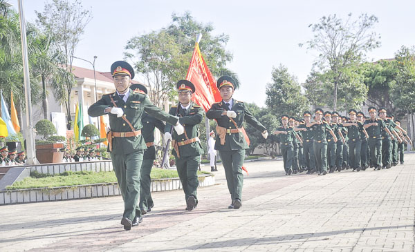 Lực lượng vũ trang tỉnh ra quân huấn luyện năm 2020.