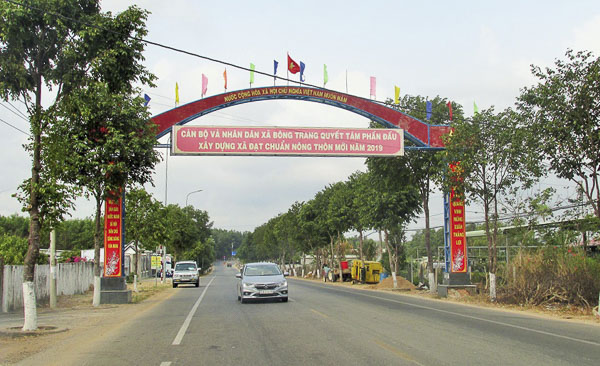 Hệ thống giao thông của xã Bông Trang được sửa chữa, nâng cấp tạo điều kiện cho nhân dân đi lại, thuận tiện giao thương hàng hóa.