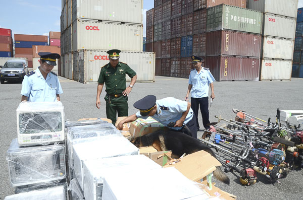 Lực lượng Hải quan và Bộ đội Biên phòng phối hợp kiểm soát hàng hóa XNK, đấu tranh phòng, chống  buôn lậu qua hệ thống cảng biển.