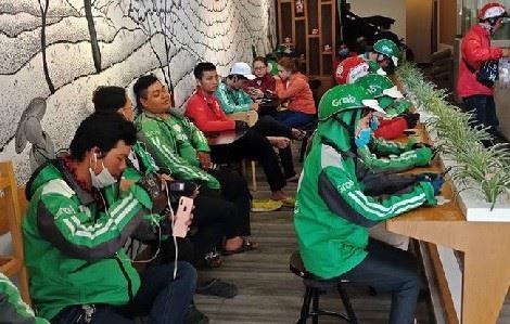 Rất nhiều shipper đồ ăn kiếm tiền triệu mỗi ngày mùa dịch Covid-19.