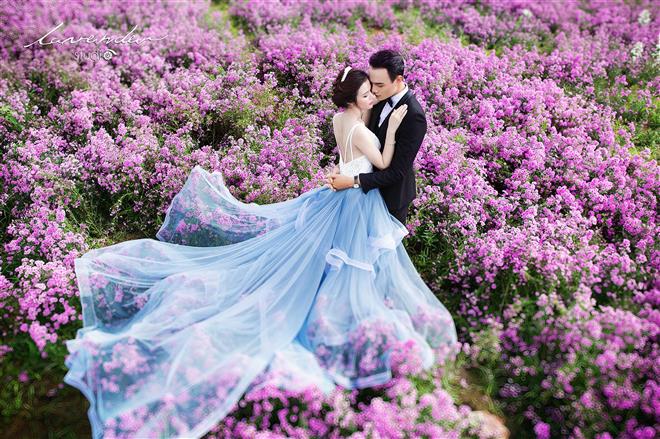 Các bạn trẻ cần lùi thời gian tổ chức tiệc cưới vào thời điểm phù hợp khi đã công bố hết dịch bệnh