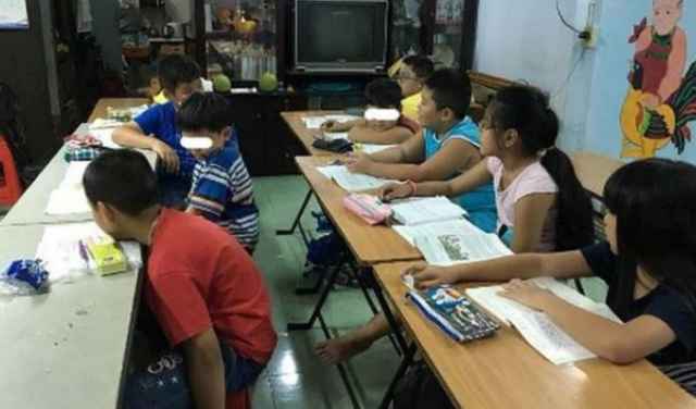 Giáo viên không được ép buộc học sinh học thêm để thu tiền