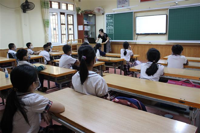 Việc không thực hiện biện pháp giãn cách học sinh giúp học sinh và giáo viên thoải mái hơn trong công tác giảng dạy và học tập.