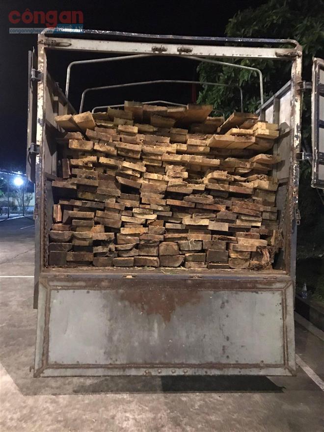 Số gỗ không có giấy tờ hợp pháp
