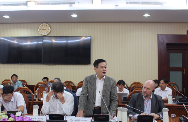 Tiến sĩ - Kiến trúc sư Ngô Viết Nam Sơn phát biểu góp ý quy hoạch tại Hội thảo.