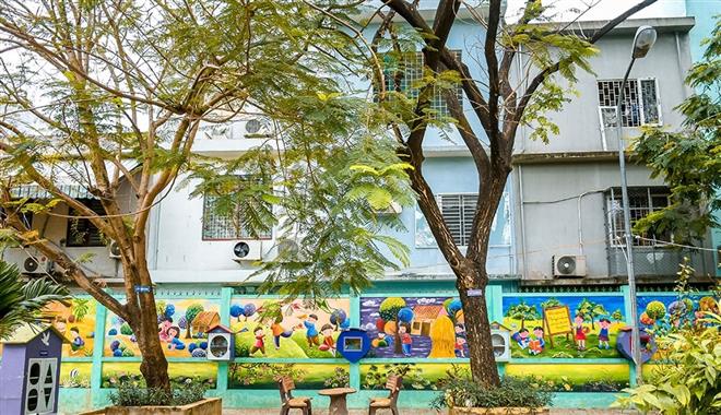 Các trường cần tiến hành kiểm tra, cắt tỉa, xử lý các cây nguy hiểm, có thể gãy đổ… nhằm bảo đảm an toàn tuyệt đối cho học sinh, giáo viên.