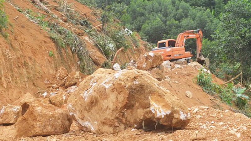  Hiện trường vụ khai thác thạch anh khai thác trái phép