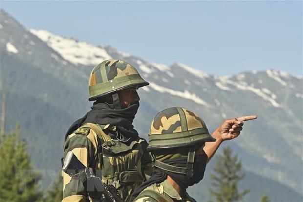 Lính biên phòng Ấn Độ gác tại Gagangir, khu vực biên giới với Trung Quốc, ngày 17/6.