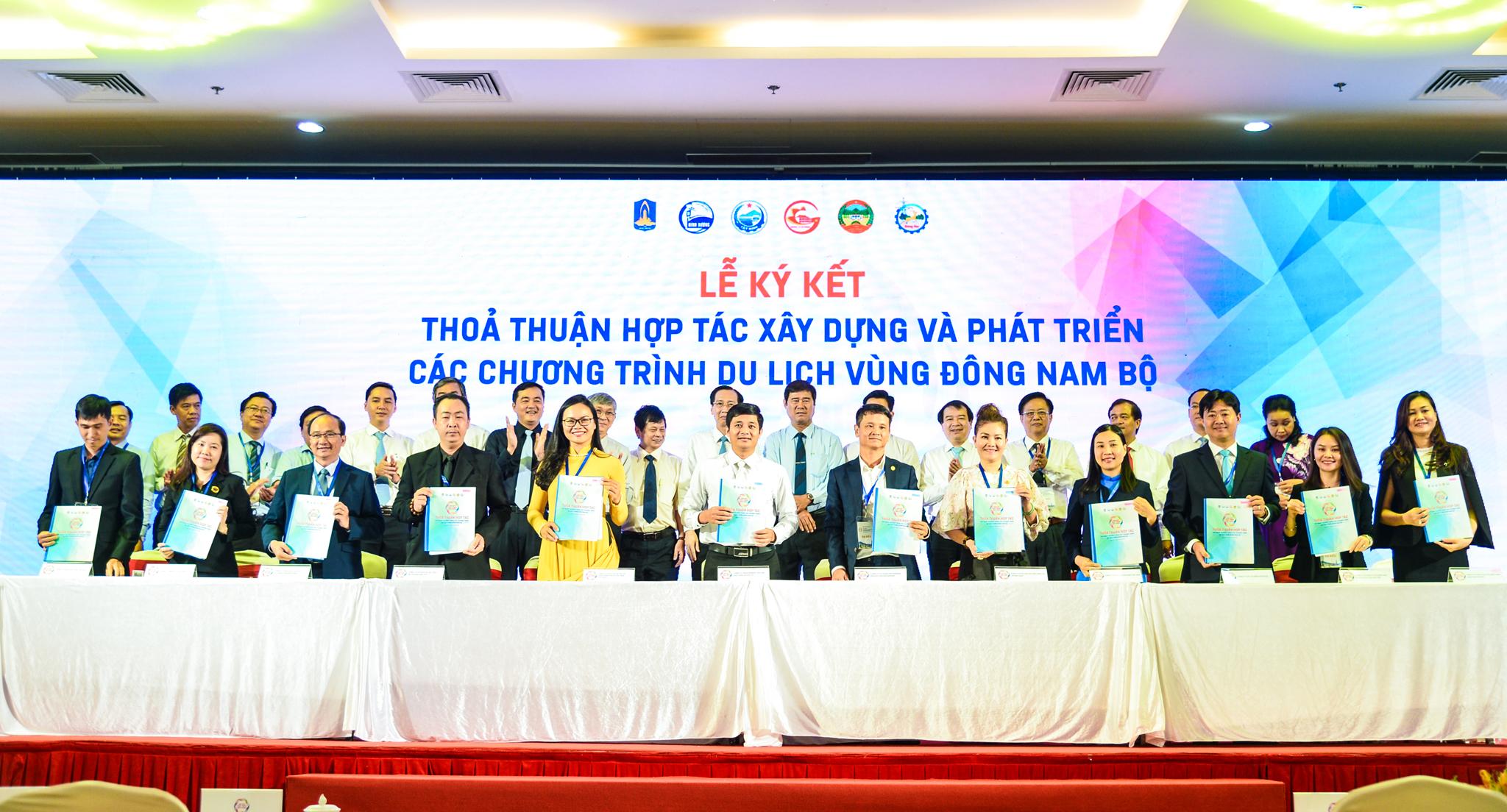 Tại hội thảo, 3 DN của BR-VT gồm: Bảo tàng Vũ khí cổ, Hồ Mây Park và Vũng Tàu Marina đã ký kết hợp tác với 9 DN lữ hành TP. Hồ Chí Minh.