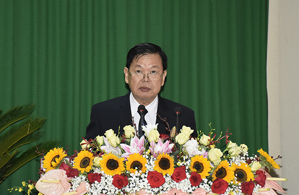 Đồng chí Nguyễn Hoàng Tùng, Tỉnh ủy viên, Bí thư Huyện ủy phát biểu khai mạc phiên trù bị.