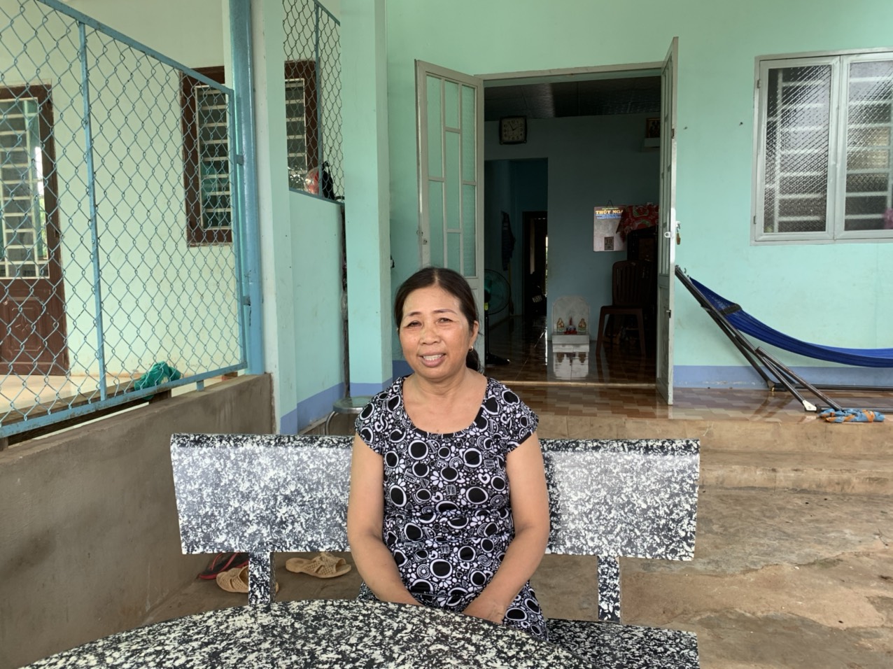 Bà Lê Thị Ốm - con liệt sĩ, đã được xây tặng căn nhà tình nghĩa  với chi phí 100 triệu đồng từ Quỹ Đền ơn đáp nghĩa tỉnh.