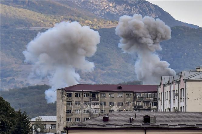 Một vụ pháo kích trong xung đột giữa lực lượng Armenia và Azerbaijan tại TP.Stepanakert, thủ phủ khu vực tranh chấp Nagorny-Karabakh ngày 9/10/2020.
