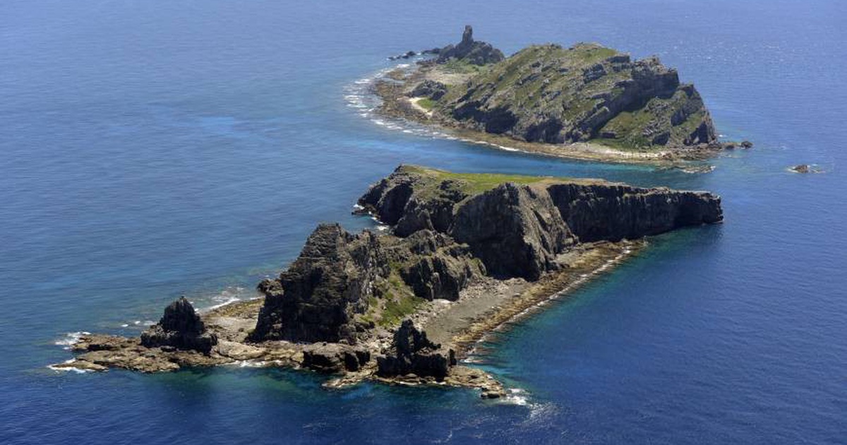 Quần đảo tranh chấp mà Nhật Bản  gọi là Senkaku trong khi Trung Quốc  gọi là Điếu Ngư. 