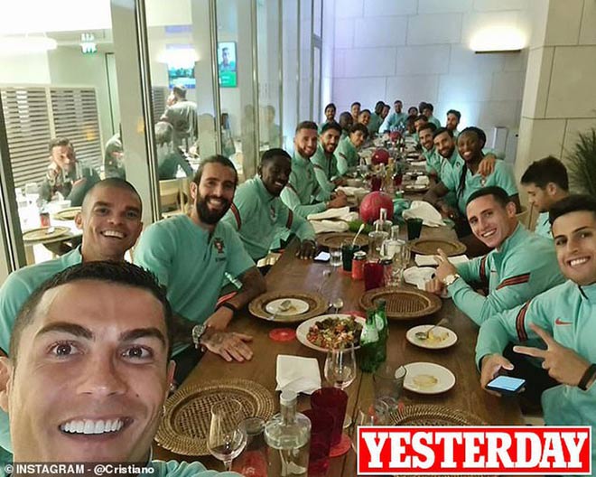 Ronaldo bị quan chức y tế Bồ Đào Nha chỉ trích vì không tuân thủ quy tắc an toàn trong mùa dịch dù vừa mắc COVID-19.