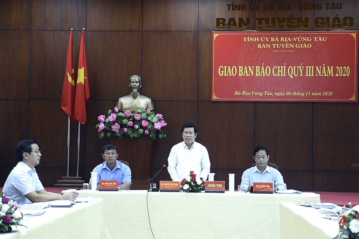 Ông Nguyễn Văn Xinh, Ủy viên Ban Thường vụ Tỉnh ủy, Trưởng Ban Tuyên giáo Tỉnh ủy phát biểu tại hội nghị.