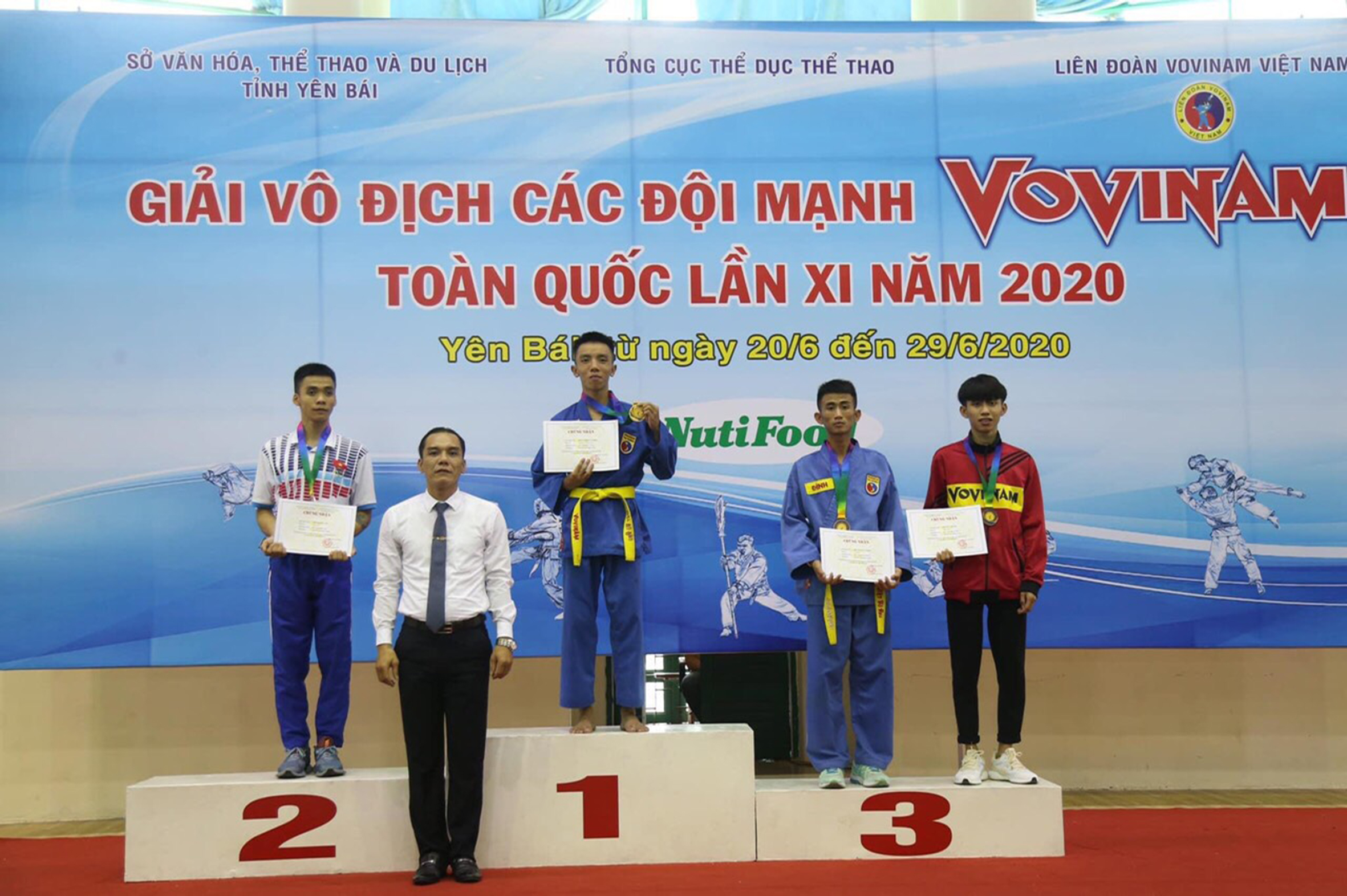 VĐV Phan Trọng Nghĩa giành HCV ở Giải vô địch các đội mạnh Vovinam toàn quốc lần thứ XI năm 2020.