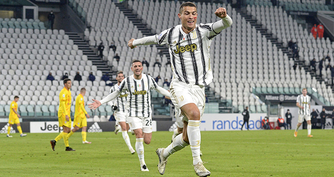 Ronaldo ghi dấu ấn trong trận thắng của Juventus.