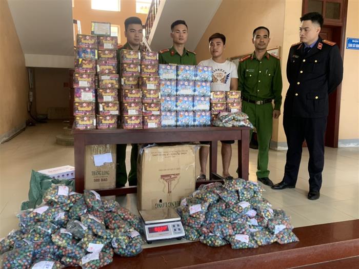 Công an xã Diễn Kỷ ban giao người va tang vật vụ cho Công an huyện Diễn Châu