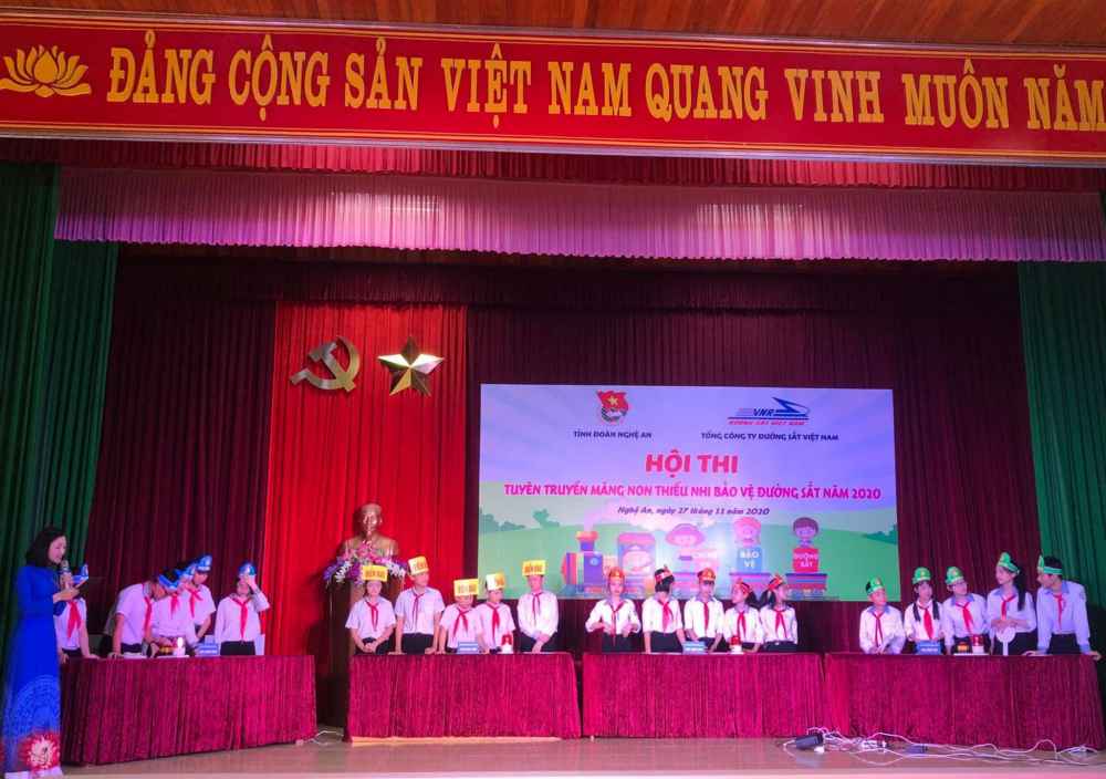 Tại hội thi