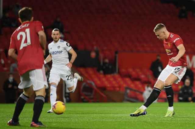 McTominay 'lên đồng', MU thắng Leeds bằng ván tennis