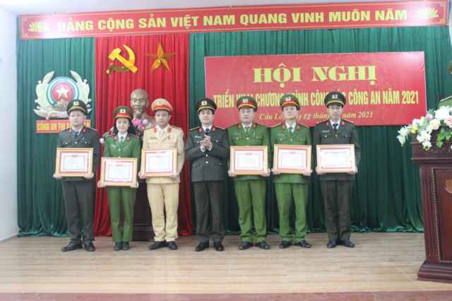 Công an TX Cửa Lò: 'Chủ động, nêu gương, kỷ cương, trách nhiệm, hiệu quả, hoàn thành xuất sắc nhiệm vụ'