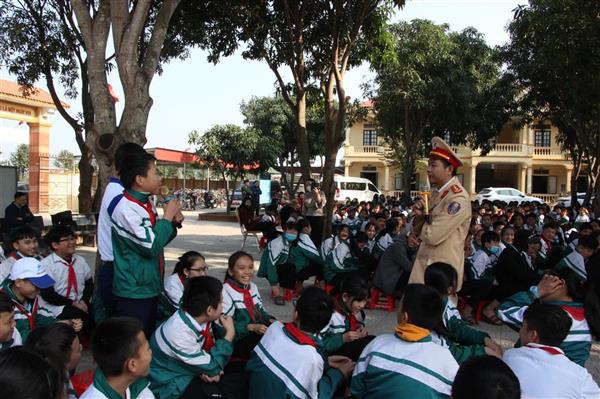 Tuyên truyền, phổ biến, giáo dục pháp luật cho học sinh