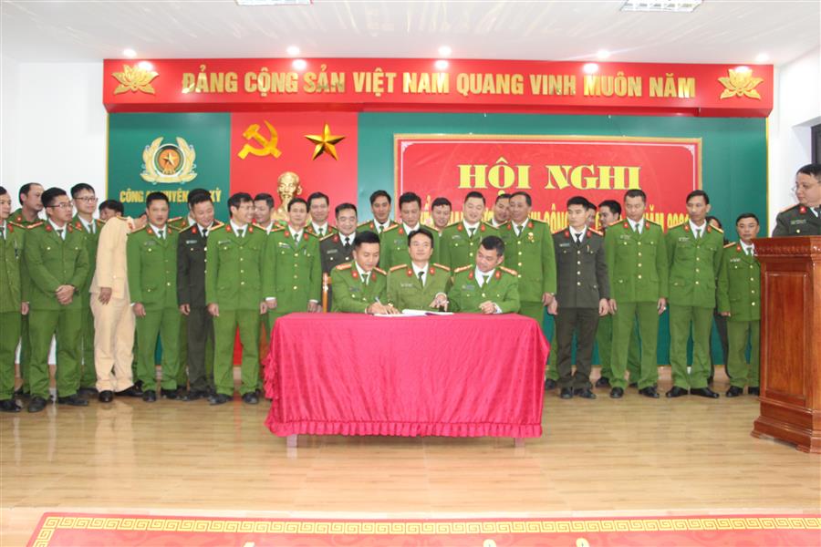 Ký cam kết