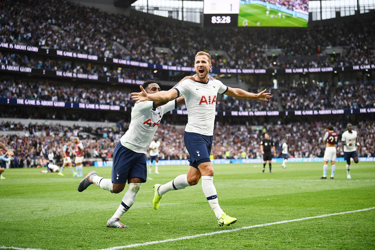 Harry Kane có khả năng dứt điểm đa dạng và nhãn quan chiến thuật sắc bén khi thi đấu cho Tottenham Hotspur và cả đội tuyển Anh.