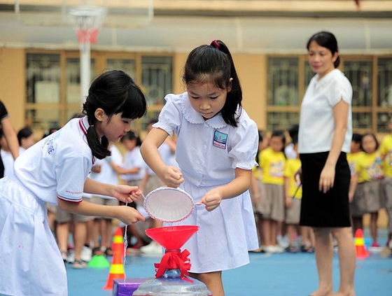 Học sinh lớp 1 khá hào hứng với chương trình mới. (Ảnh minh họa)