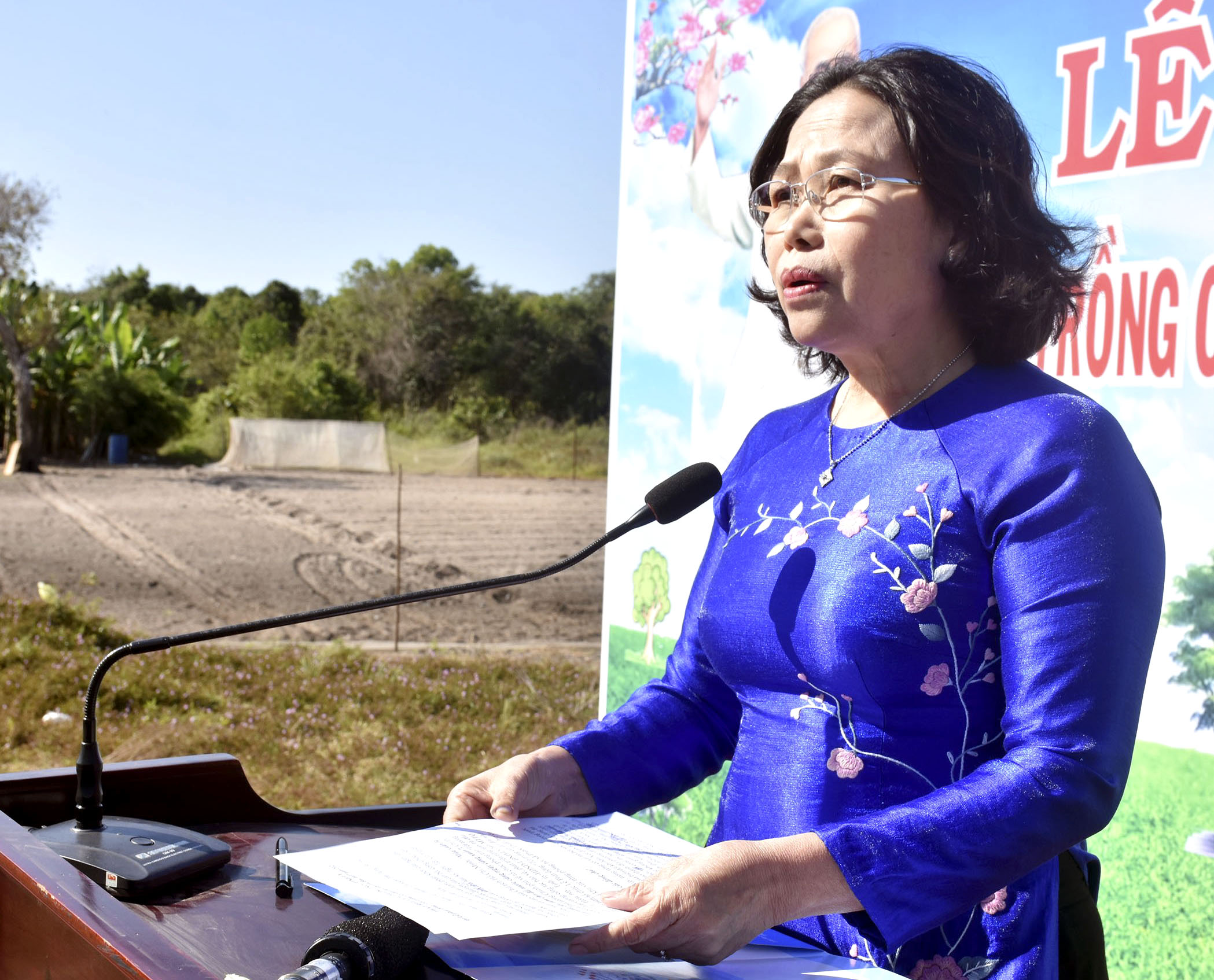Bà Nguyễn Thị Yến, Phó Bí thư Thường trực Tỉnh ủy, Trưởng Đoàn ĐBQH tỉnh phát biểu tại Lễ phát động.