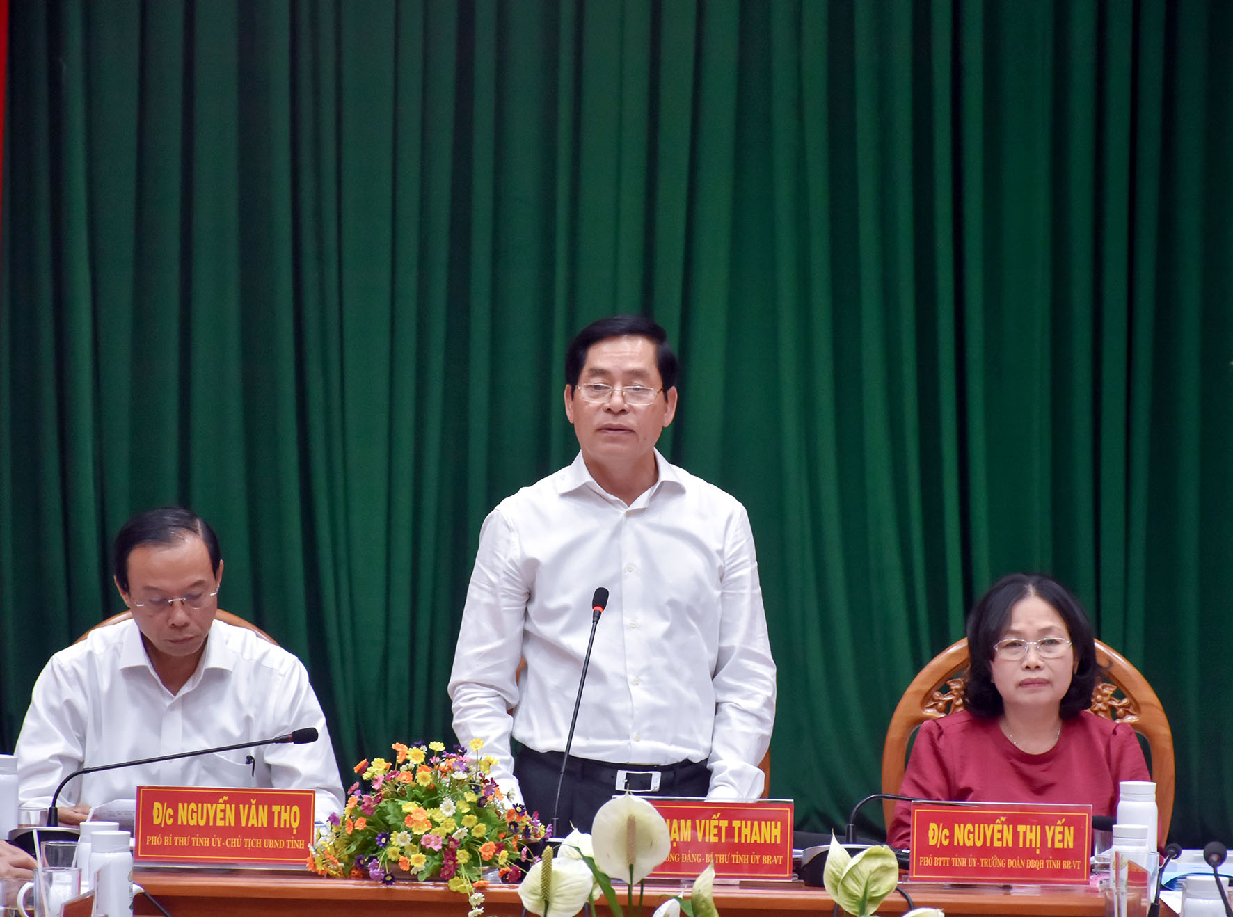 Ông Phạm Viết Thanh, Ủy viên Trung ương Đảng, Bí thư Tỉnh ủy phát biểu chỉ đạo tại cuộc làm việc.