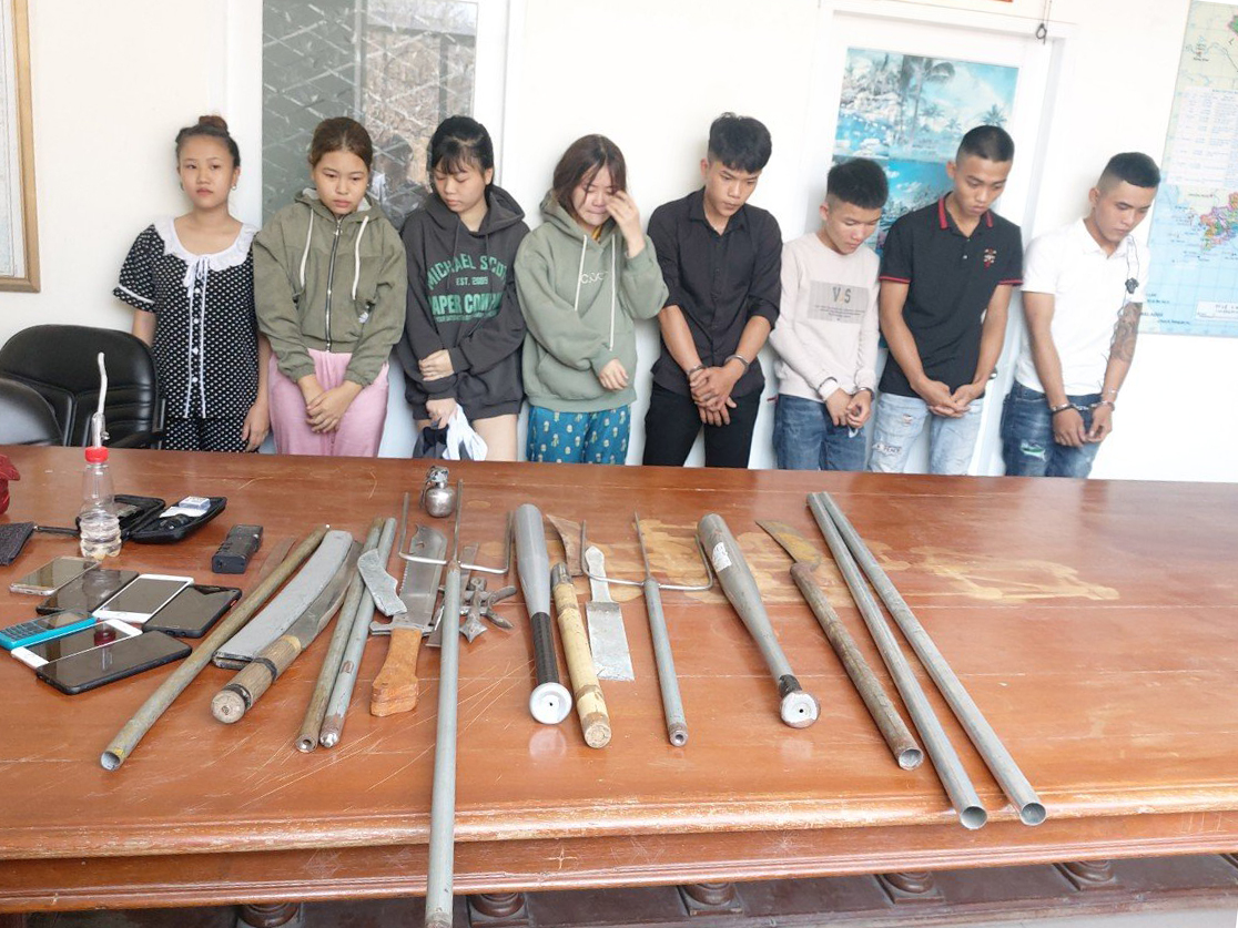 Các đối tượng sử dụng ma túy và vũ khí tự chế bị lực lượng chức năng phát hiện và tạm giữ tại khu nhà trọ  Hoa Thơm (KP. Hải An, TT. Long Hải, huyện Long Điền) ngày 15/3/2021.