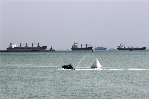 Tàu thuyền chờ đi qua Kênh đào Suez, Ai Cập, sau sự cố tàu hàng Ever Given mắc cạn tại đây, ngày 26/3/2021.