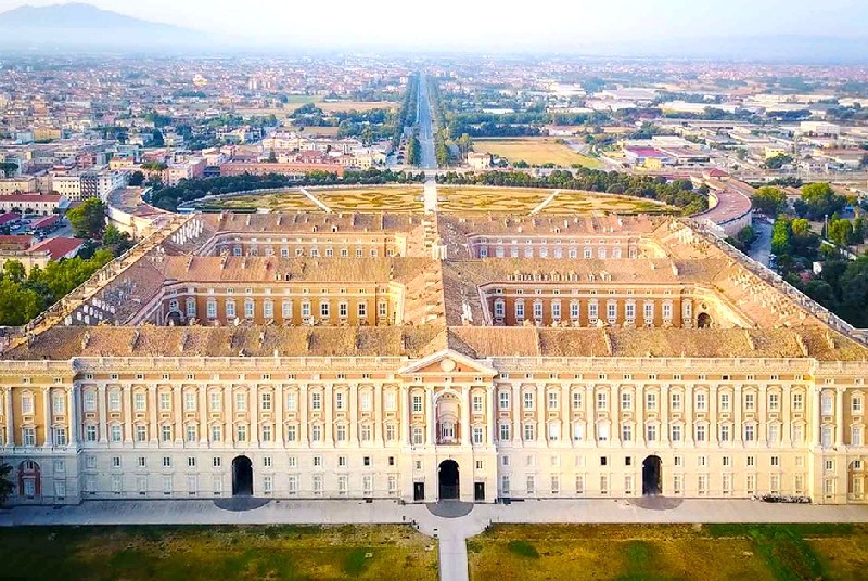  Royal palace of Caserta (italy)