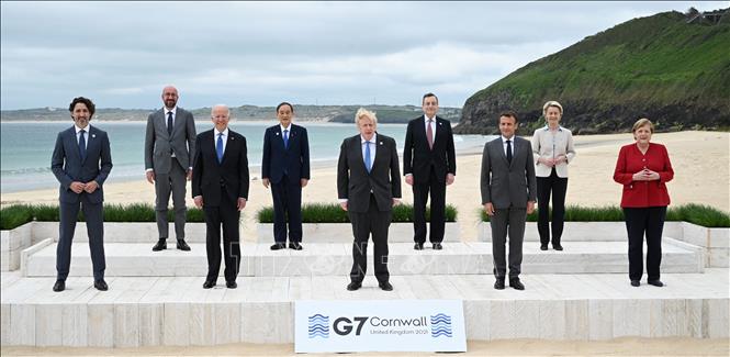 Các đại biểu chụp ảnh chung tại Hội nghị thượng đỉnh G7 ở Cornwall (Anh) ngày 11/6/2021.