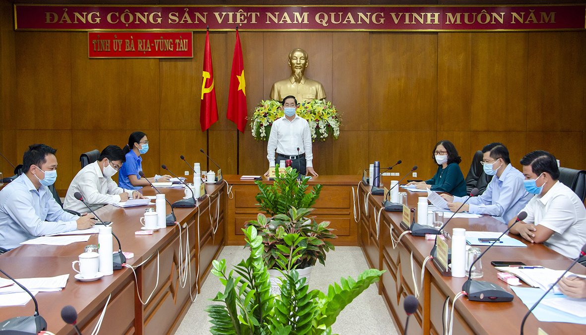 Ông Phạm Viết Thanh, Ủy viên Trung ương Đảng, Bí thư Tỉnh ủy chủ trì buổi làm việc.