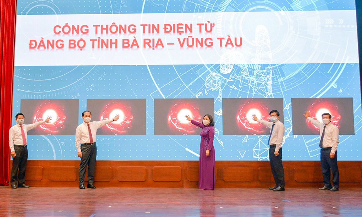 Lãnh đạo Tỉnh thực hiện nghi thức khai trương Cổng thông tin điện tử Đảng bộ tỉnh Bà Rịa-Vũng Tàu.