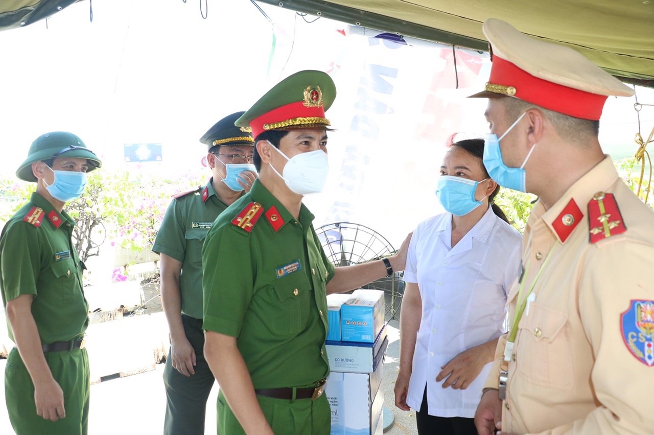 Một số hình ảnh tại các điểm chốt: