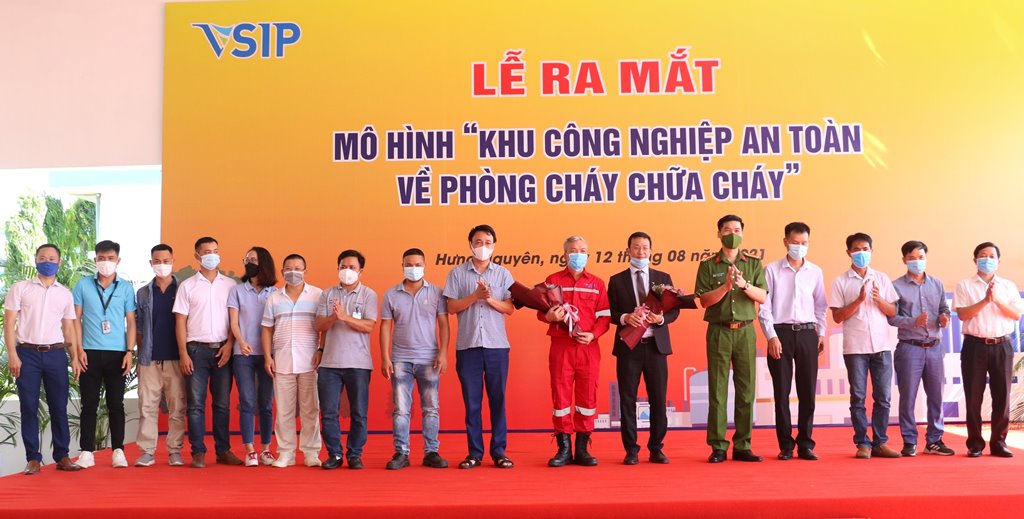 Ra mắt Ban chỉ đạo mô hình và tổ tự quản phòng cháy chữa cháy Công ty Trách nhiệm hữu hạn VSIP Nghệ An