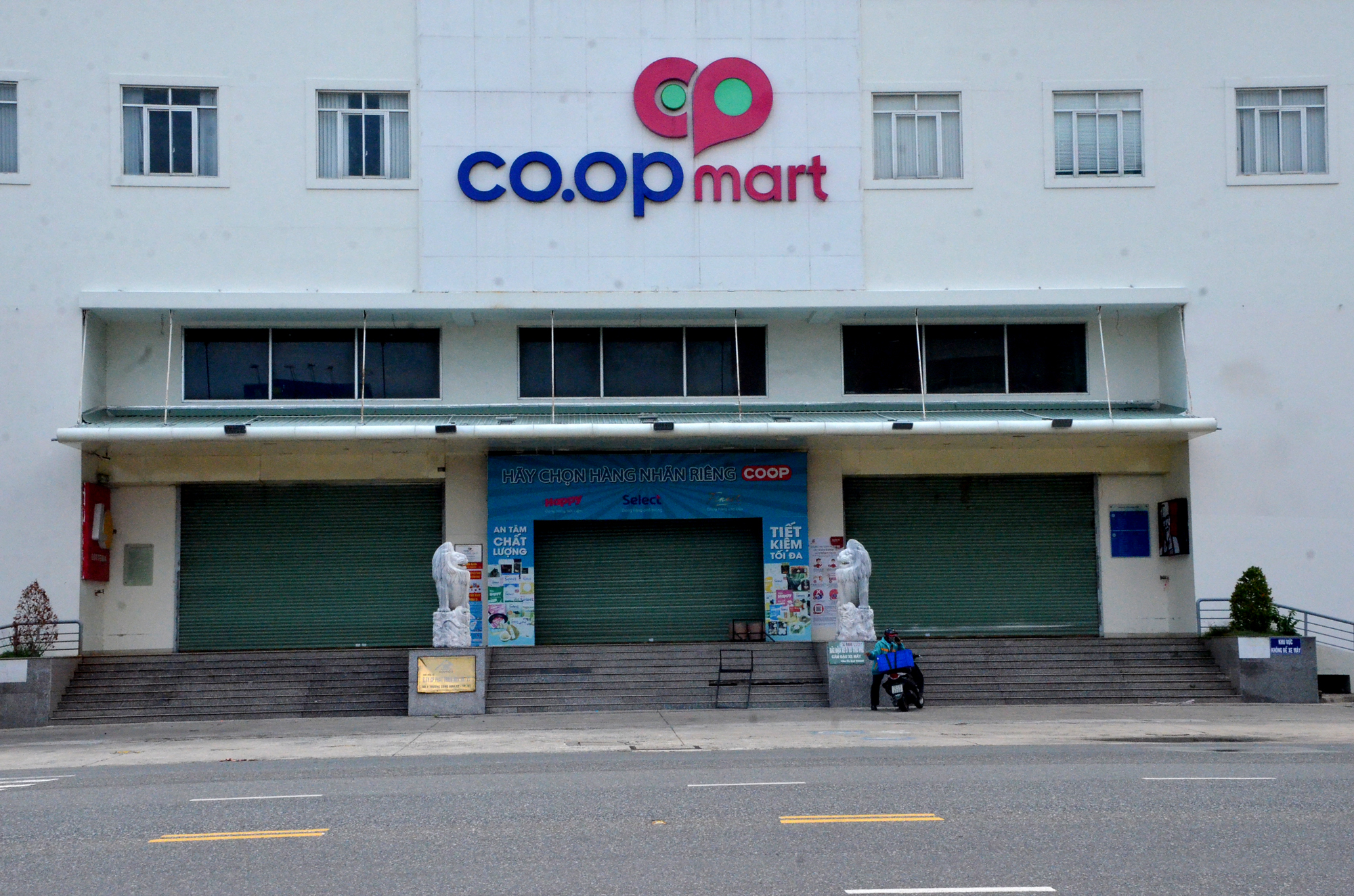 Do có ca nhiễm, hiện Co.op Mart Vũng Tàu đang tạm thời đóng cửa.