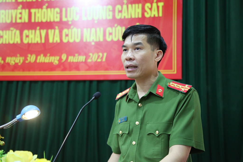 Đồng chí Đại tá Cao Minh Huyền, Phó Giám đốc Công an tỉnh phát biểu khai mạc