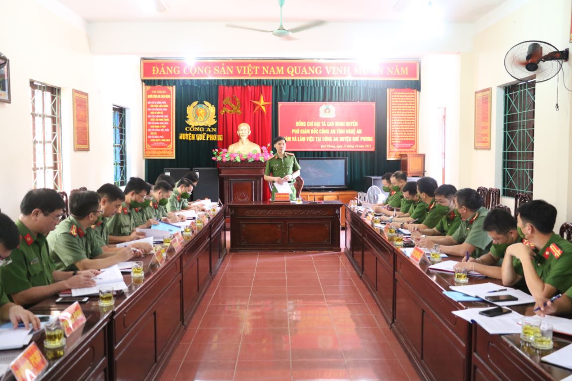 Toàn cảnh buổi làm việc tại Công an huyện Quế Phong
