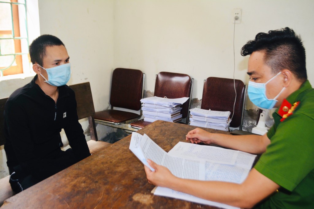 Đối tượng Trần Văn Mười tại cơ quan Công an