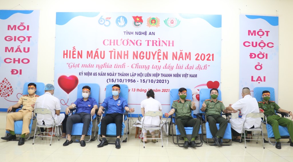 Niềm vui của những tình nguyện viên tham gia hiến máu