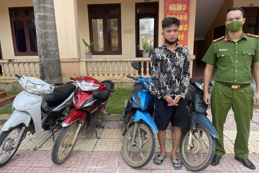 Công an huyện Quỳ Châu bắt giữ đối tượng Vi Văn Anh cùng tang vật