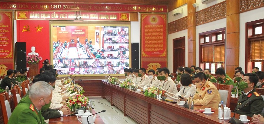 Lễ Công bố quyết định thành lập tổ chức Công an chính quy tại các xã, thị trấn trên địa bàn tỉnh được tổ chức với hình thức trực tuyến kết hợp trực tiếp