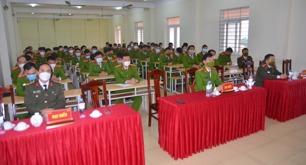 Các đại biểu và các thí sinh tham dự kỳ thi