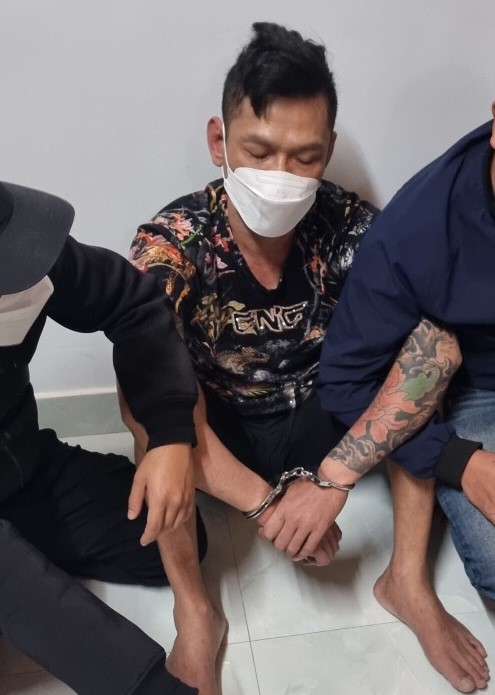 Đối tượng Nguyễn Ngọc Phương chống trả quyết liệt khi bị vây bắt