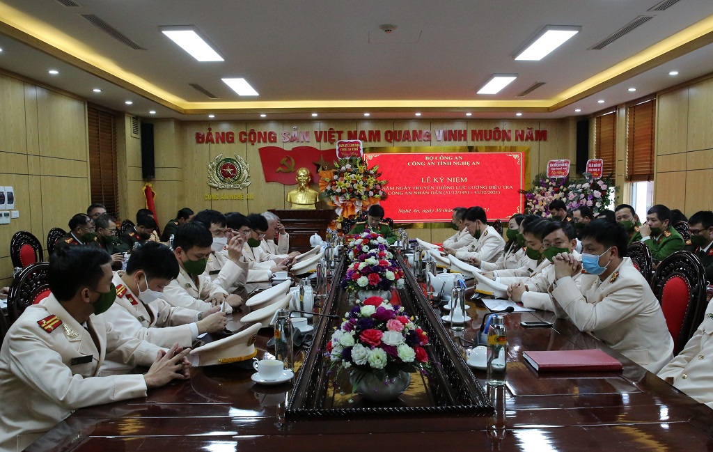Tại điểm cầu Công an tỉnh Nghệ An, Đồng chí Đại tá Nguyễn Đức Hải, Phó Giám đốc Công an tỉnh chủ trì Hội nghị.